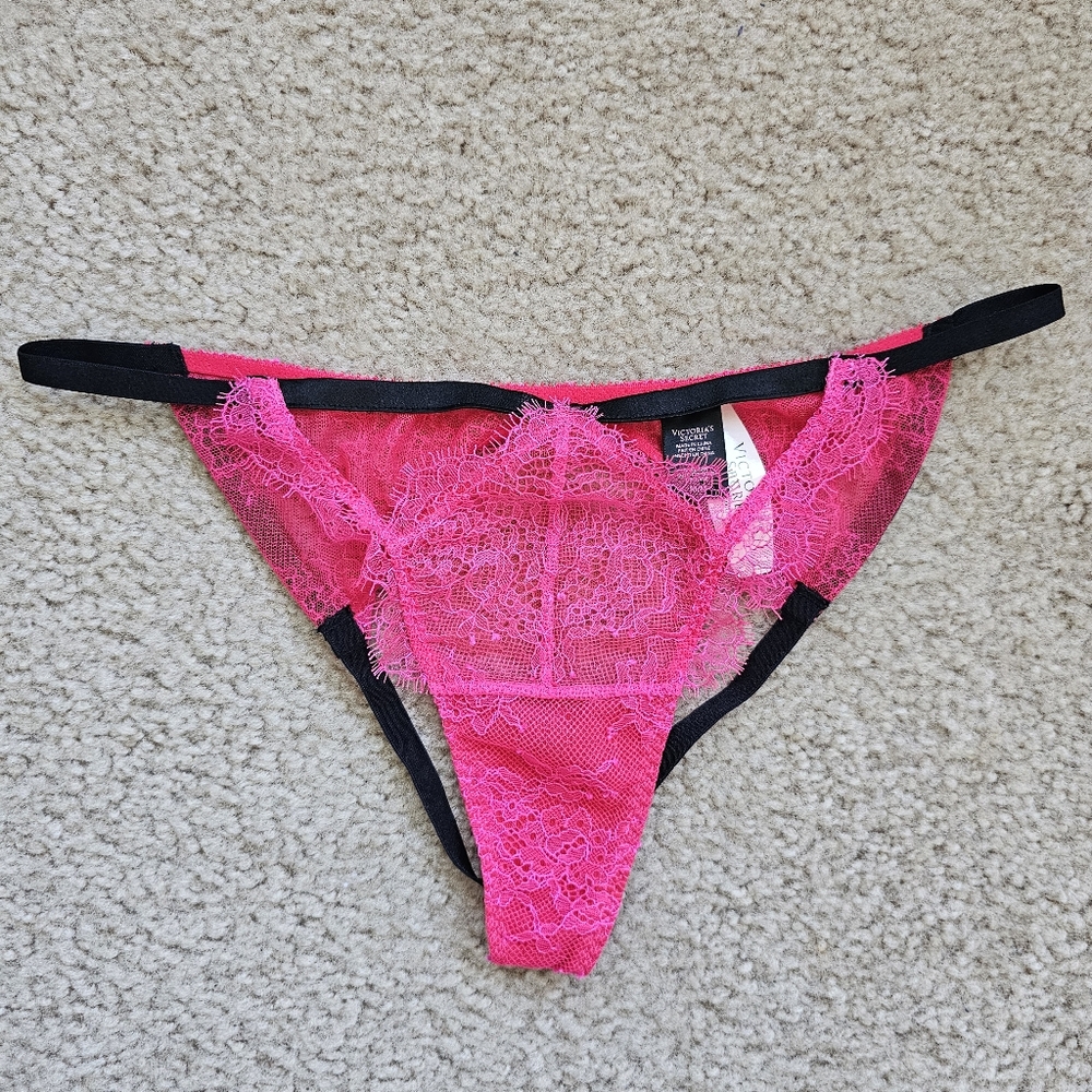 NWT 2015 Victorias Secret cheekini panty hot pink black lace open back medium